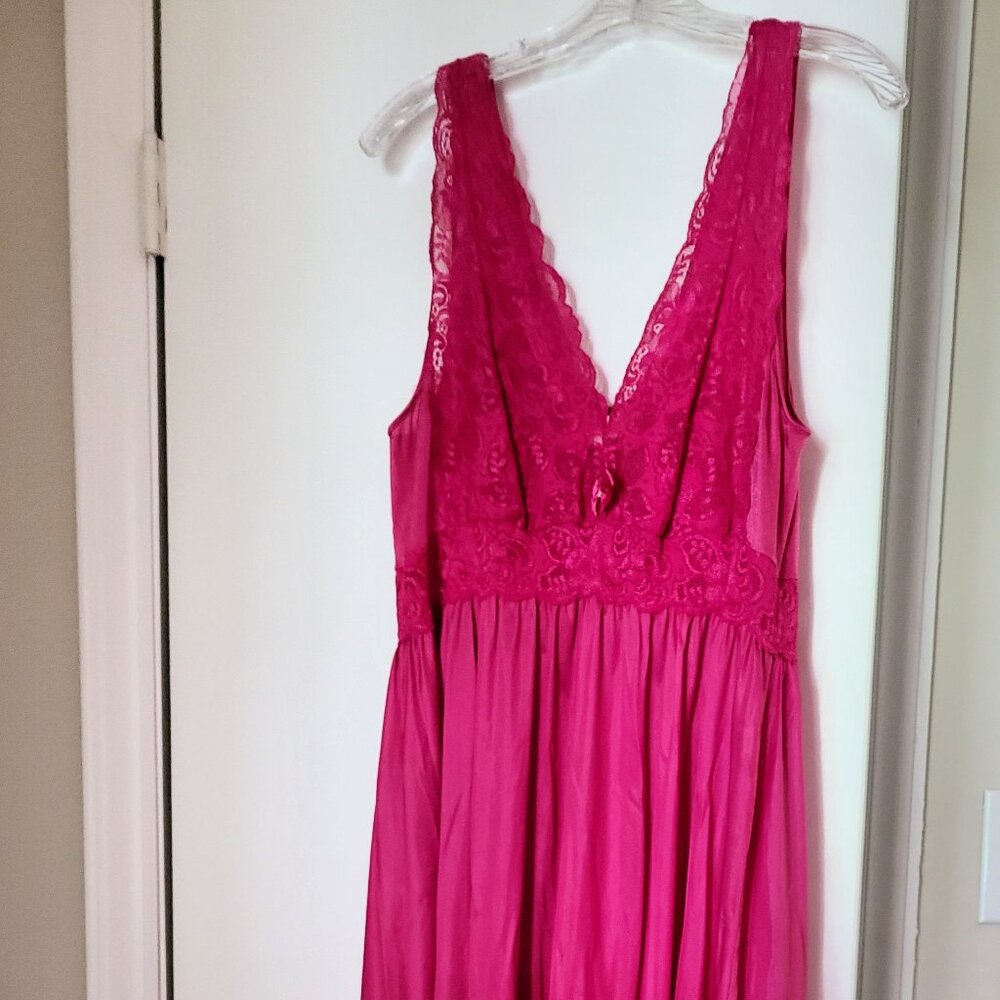 Shadowline 2-Piece Long Peignoir Nightgown and Robe Set - Size 1X - Fuchsia Pink